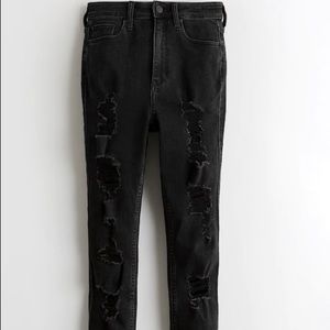 NEVER WORN 1L Hollister black ripped high-rise super skinny jeans